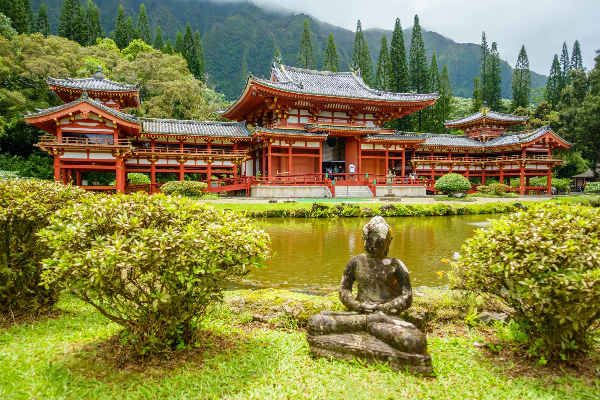 Byodo-In Temple, Valley of the Temples Memorial Park, O’ahu, Hawaii