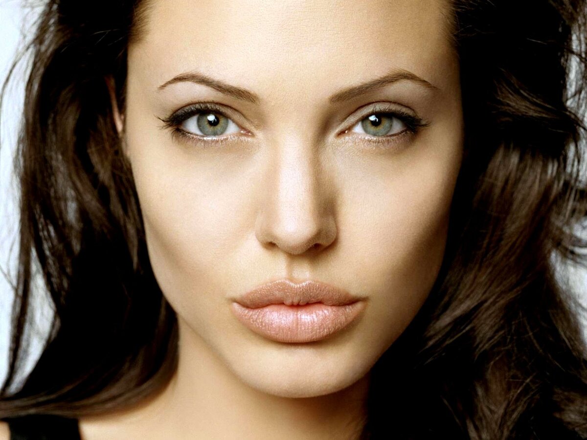 Angelina Jolie