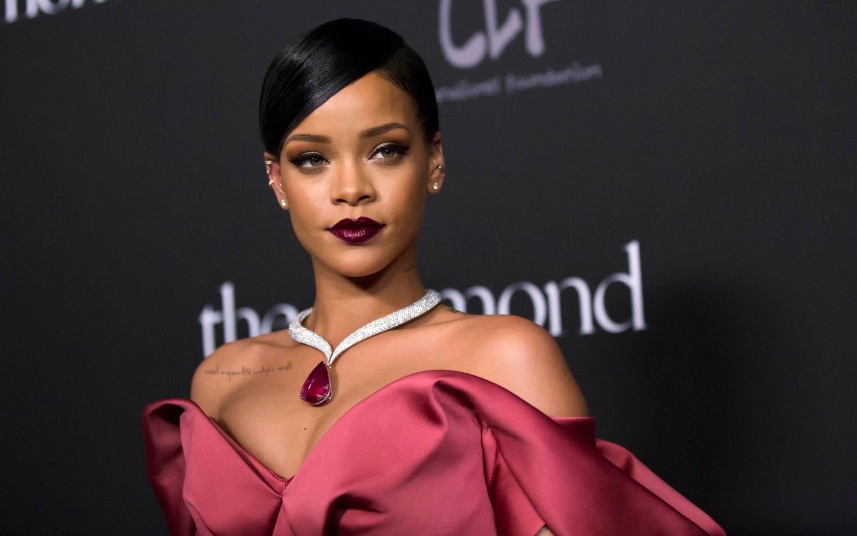 Rihanna (Net worth $1.7 billion)