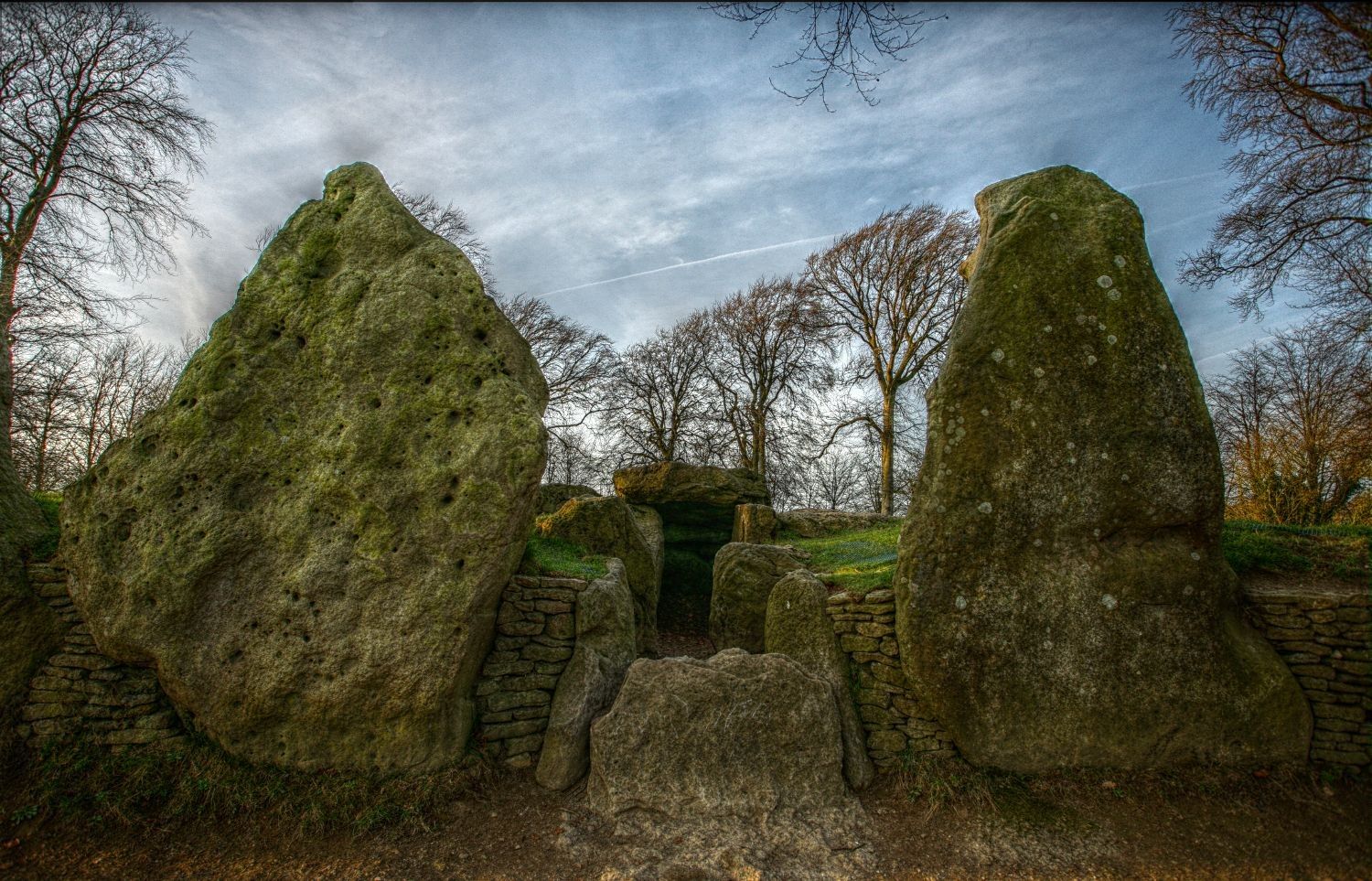 Wayland’s Smithy, England – around 3700 BC